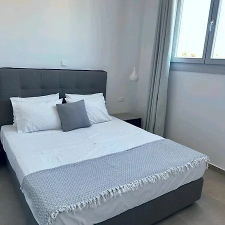 Апартаменты Sea, Sunset & Garden View Parasporos Houses, Milos Адамас