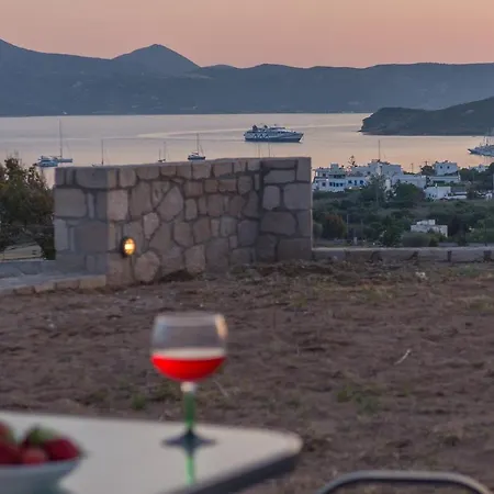 Apartment Sea, Sunset & Garden View Parasporos Houses, Milos